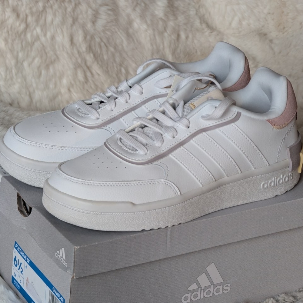 ⛹🏻‍♀️👟 NWT Adidas Postmove SE White and Gray Sneakers W6.5